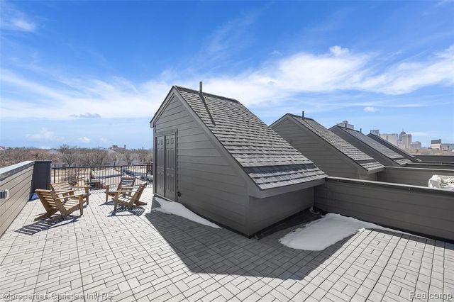 1041 Hampton Circle 43, Detroit, MI 48207