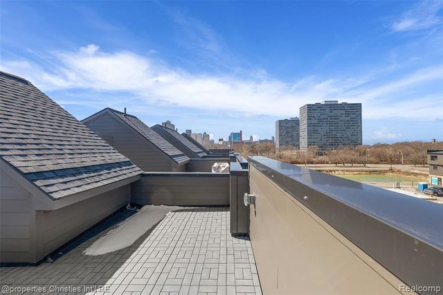 1041 Hampton Circle 43, Detroit, MI 48207