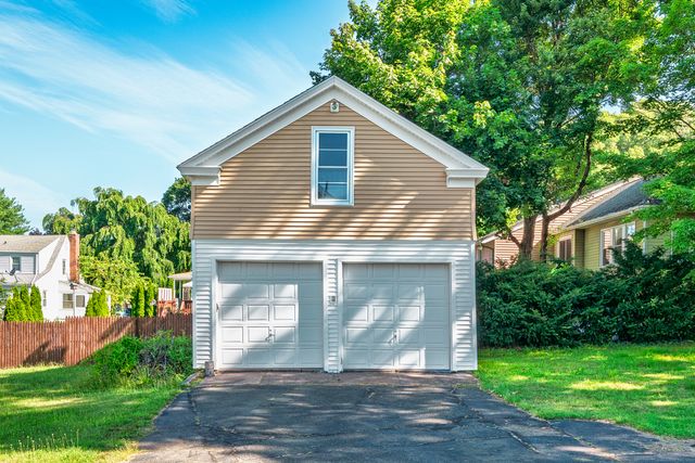 41 Washington Street, Manchester, CT 06042