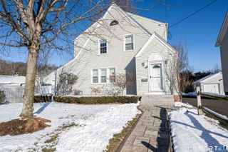 18 Day Spring Avenue, Hamden, CT 06518