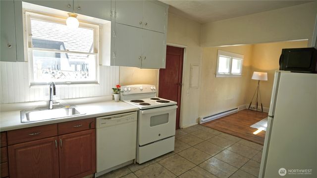 2544 15th Avenue W, Seattle, WA 98119