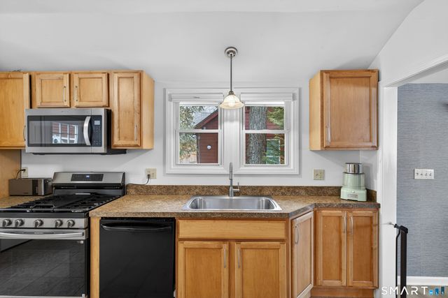 87 White Birch Drive, Guilford, CT 06437