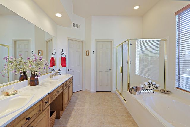 6894 E THIRSTY CACTUS Lane, Scottsdale, AZ 85266