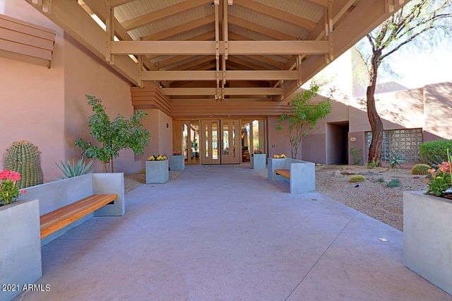 6894 E THIRSTY CACTUS Lane, Scottsdale, AZ 85266