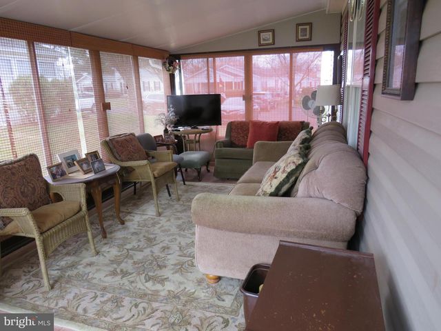 143 RAVEN CT, New Hope, PA 18938