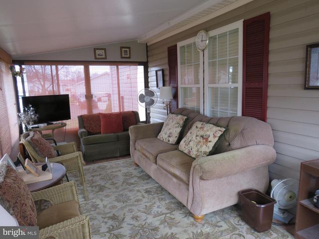 143 RAVEN CT, New Hope, PA 18938