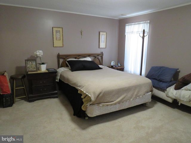 143 RAVEN CT, New Hope, PA 18938