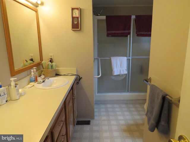 143 RAVEN CT, New Hope, PA 18938