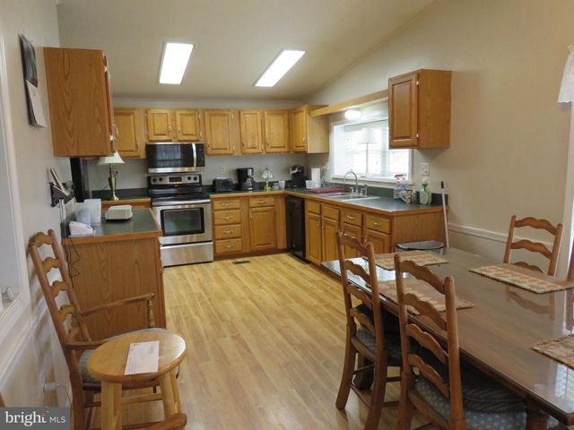 143 RAVEN CT, New Hope, PA 18938