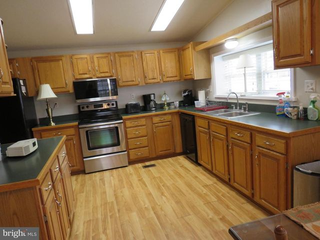 143 RAVEN CT, New Hope, PA 18938