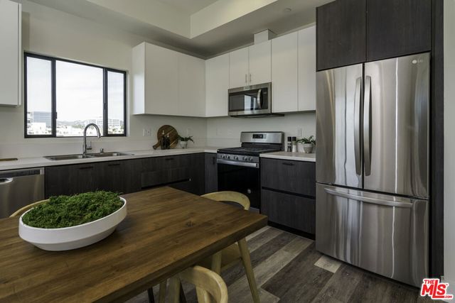 2465 Purdue Avenue PH 3, Los Angeles, CA 90064