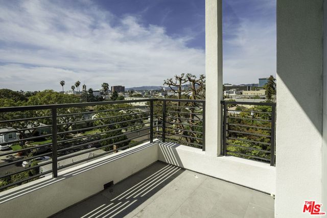 2465 Purdue Avenue PH 3, Los Angeles, CA 90064