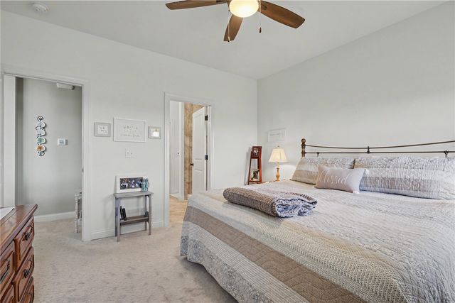 2868 Royal Oak Ridge Rd, Marion, IA 52302