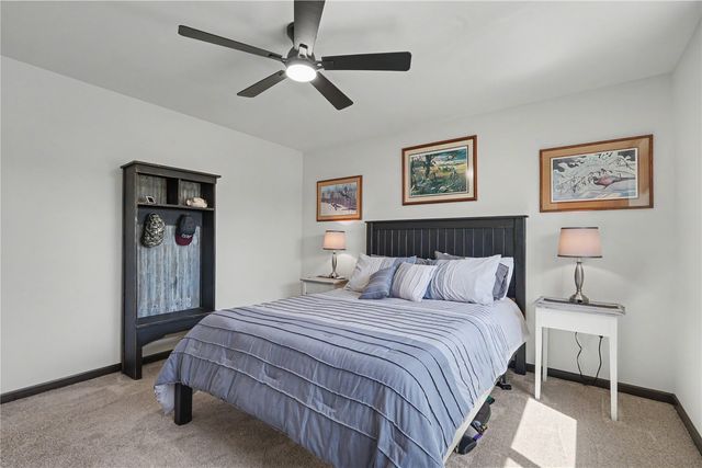 2868 Royal Oak Ridge Rd, Marion, IA 52302