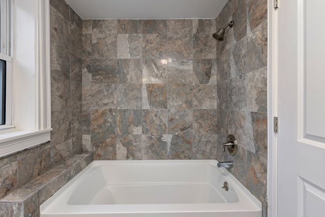 39 Forest St, Danvers, MA 01923