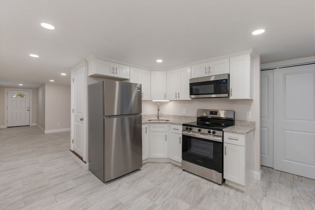 39 Forest St, Danvers, MA 01923