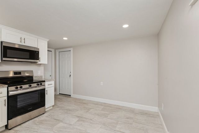 39 Forest St, Danvers, MA 01923