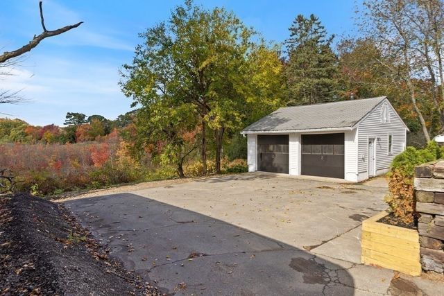 39 Forest St, Danvers, MA 01923