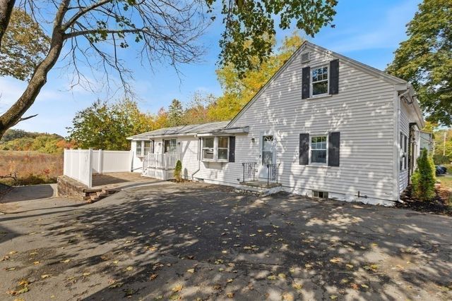 39 Forest St, Danvers, MA 01923