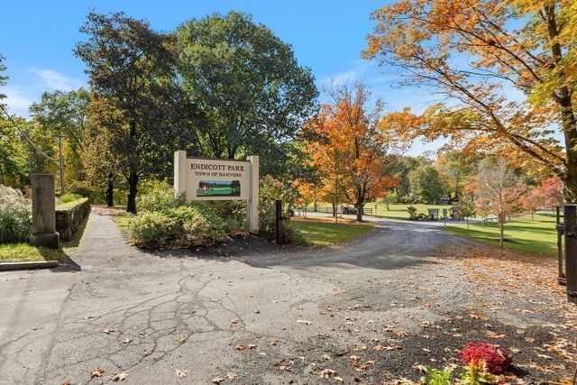 39 Forest St, Danvers, MA 01923