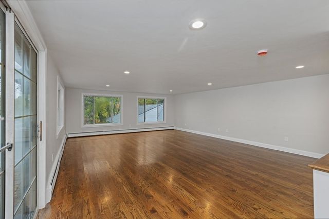 39 Forest St, Danvers, MA 01923