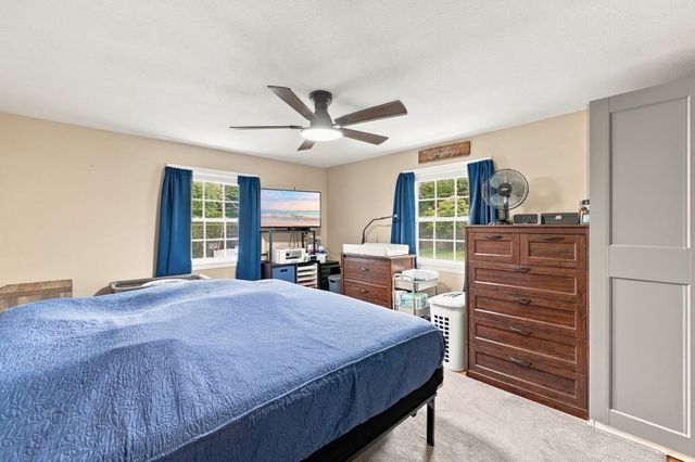 17 Phoenix Rd, Auburn, MA 01501