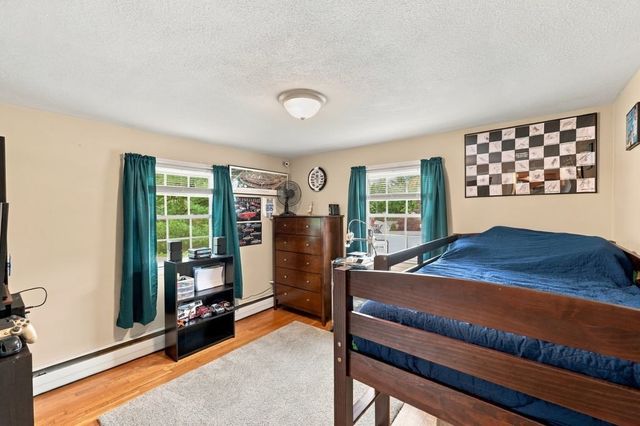 17 Phoenix Rd, Auburn, MA 01501