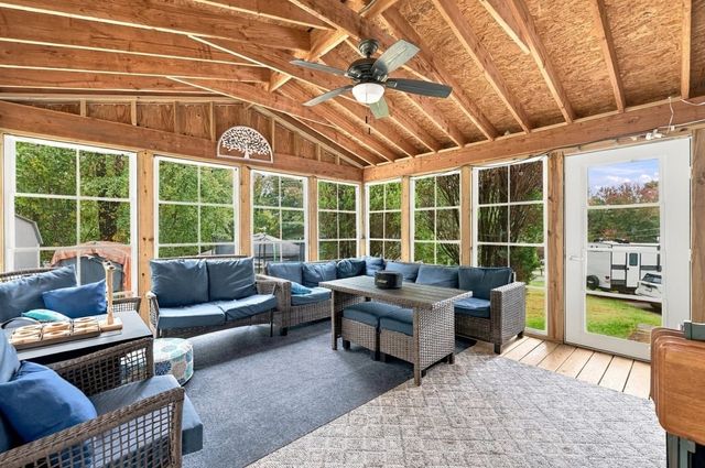 17 Phoenix Rd, Auburn, MA 01501