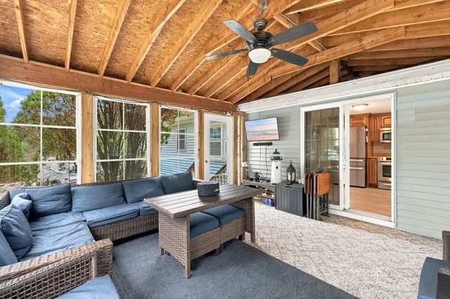 17 Phoenix Rd, Auburn, MA 01501