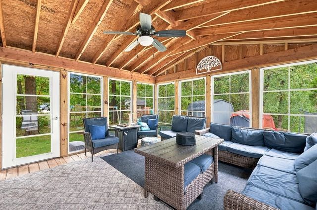 17 Phoenix Rd, Auburn, MA 01501