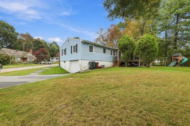 17 Phoenix Rd, Auburn, MA 01501
