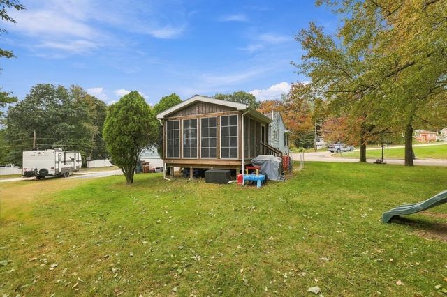 17 Phoenix Rd, Auburn, MA 01501