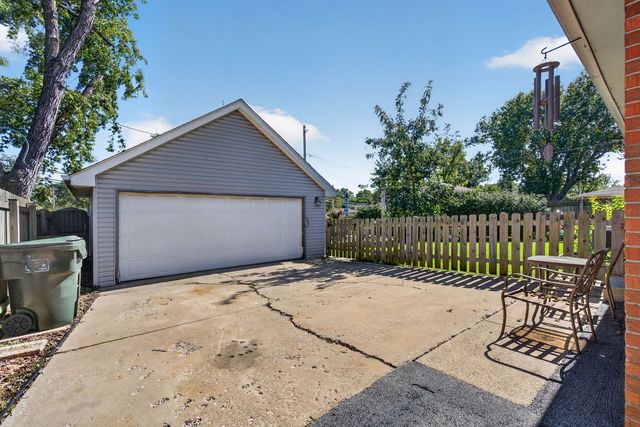 18413 Hood Avenue, Homewood, IL 60430