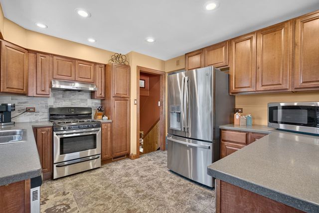 18413 Hood Avenue, Homewood, IL 60430