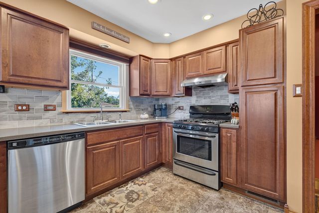 18413 Hood Avenue, Homewood, IL 60430