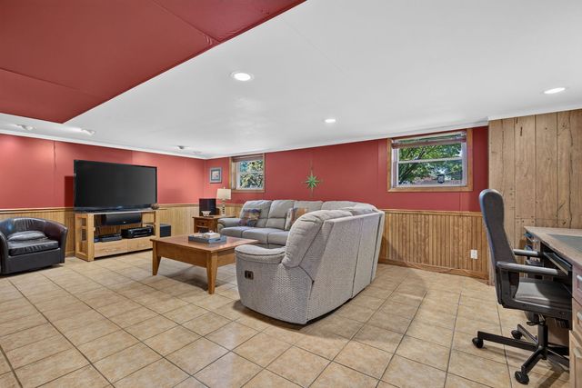 18413 Hood Avenue, Homewood, IL 60430