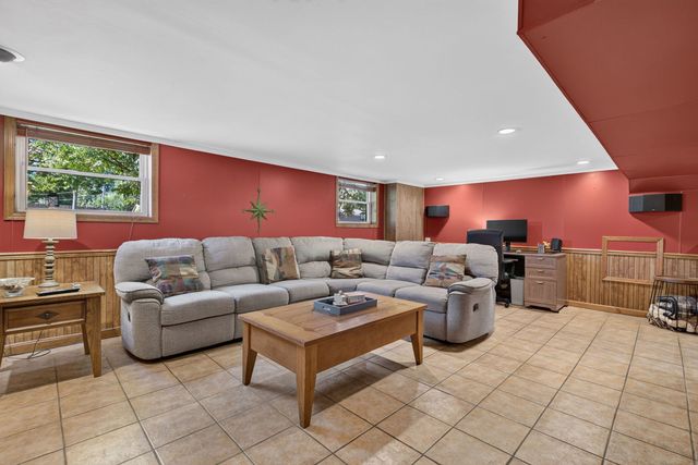 18413 Hood Avenue, Homewood, IL 60430