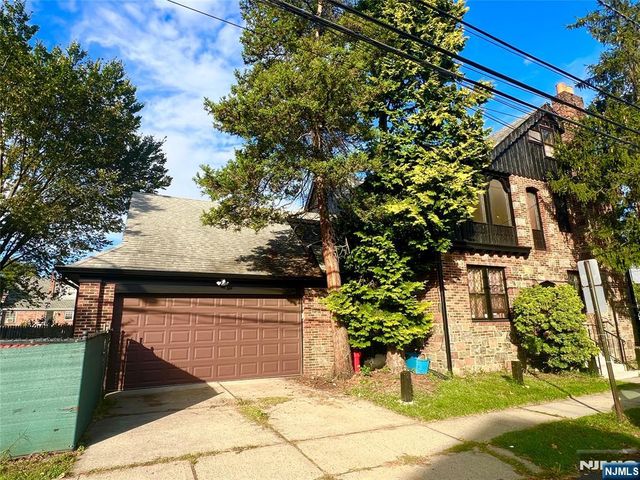 695 Palisade Avenue, Cliffside Park, NJ 07010