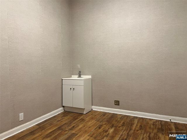 695 Palisade Avenue, Cliffside Park, NJ 07010