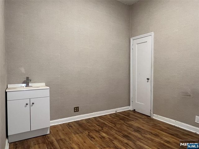 695 Palisade Avenue, Cliffside Park, NJ 07010