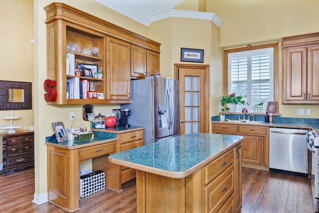 503 Port O Call Drive, Runaway Bay, TX 76426