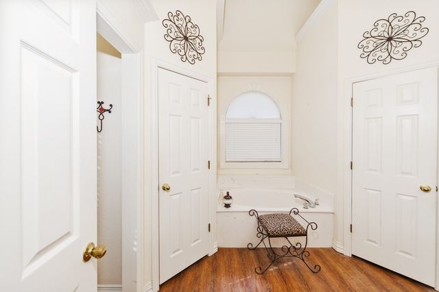 503 Port O Call Drive, Runaway Bay, TX 76426