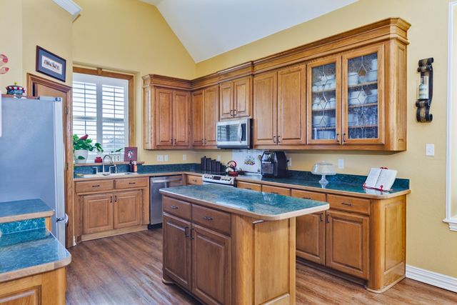 503 Port O Call Drive, Runaway Bay, TX 76426