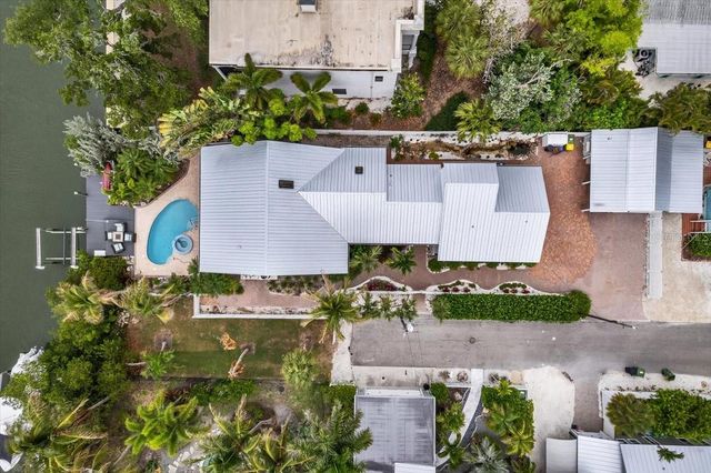 115 EDMONDSON AVENUE, Sarasota, FL 34242