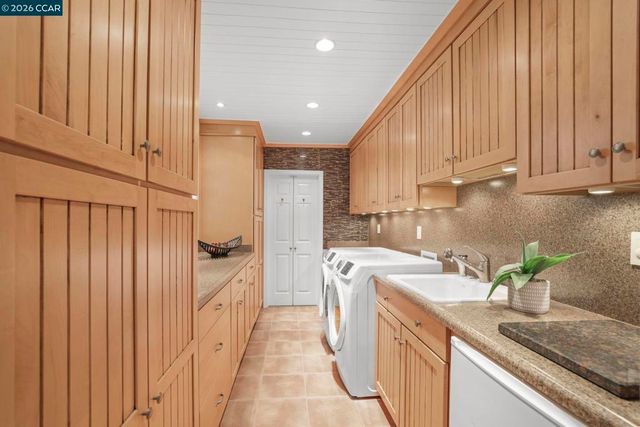 1304 Corte De Los Vecinos, Walnut Creek, CA 94598