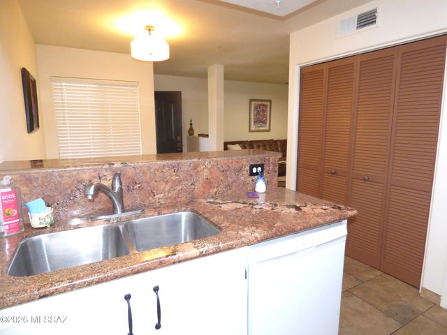 5751 N Kolb Rd Unit 5208, Tucson, AZ 85750