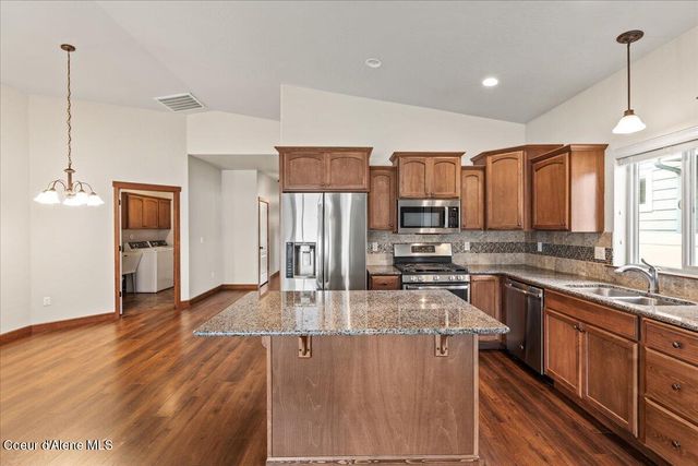 6676 N Idlewood DR, Coeur D'alene, ID 83815