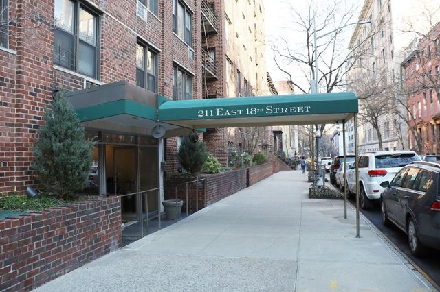 211 E 18th St Apt 2P, New York City, NY 10003