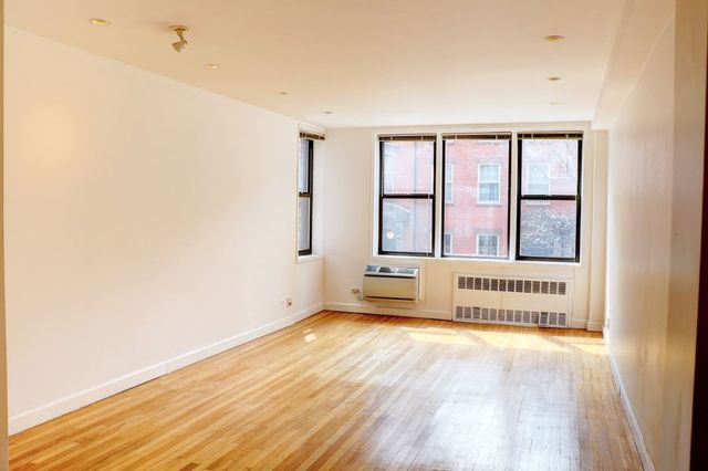 211 E 18th St Apt 2P, New York City, NY 10003