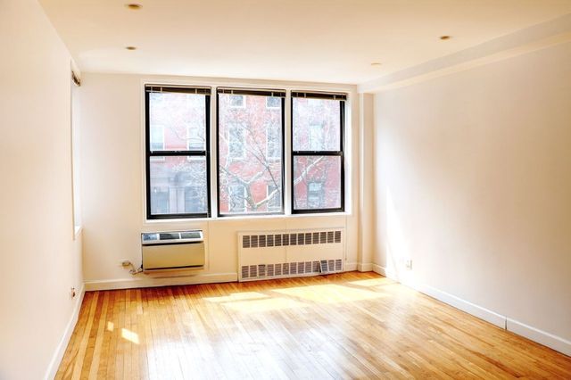 211 E 18th St Apt 2P, New York City, NY 10003